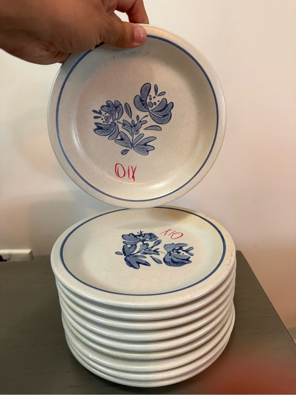 10 Pfaltzgraff Yorktowne Salad Dessert Plates 7 Inch VTG Excellent Condition